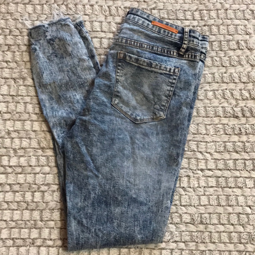 Acid wash jeans by Pretty Perfect